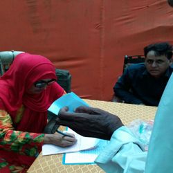 Free eye camp in Lyari, Karachi